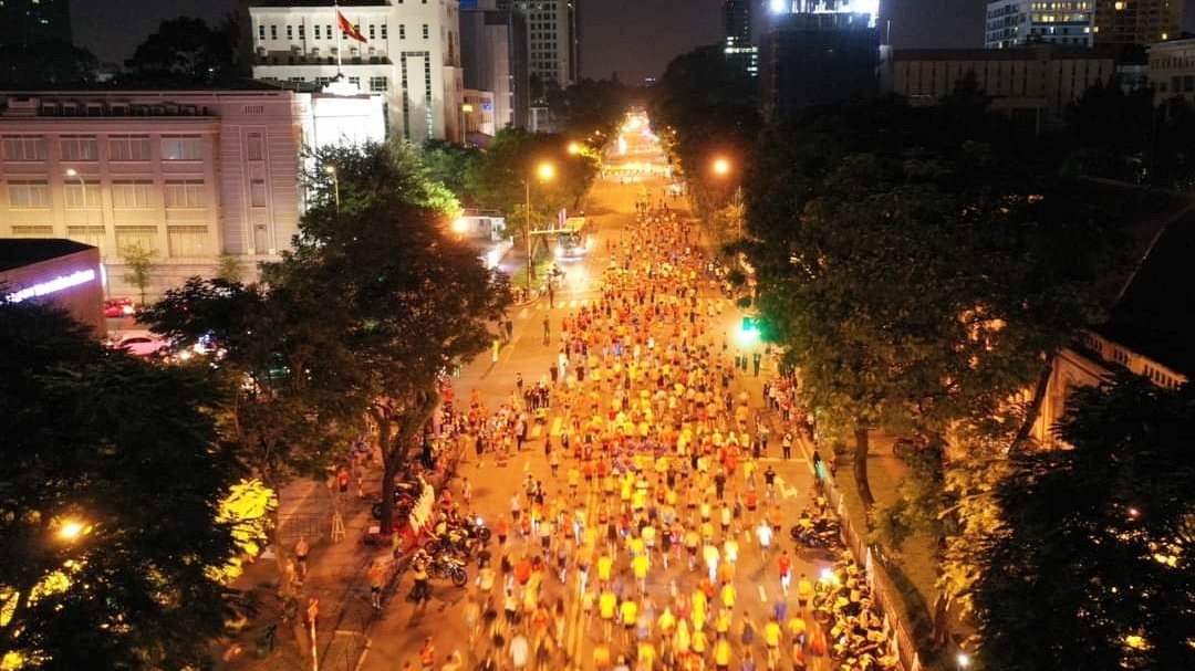 giai marathon quoc te tp.hcm lan 5 thanh cong tot dep hinh anh 1