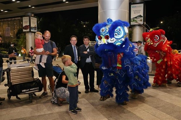 one more foreign airline opens taipei - da nang direct air route picture 1