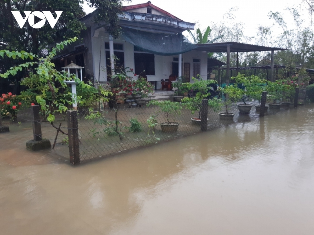 lowland areas of thua thien-hue province hit by flooding picture 3