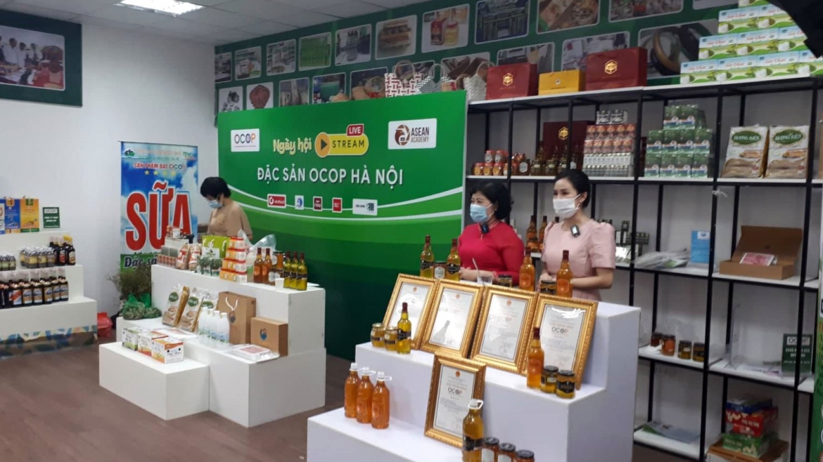 ha noi cong bo 10 su kien noi bat, kinh te phuc hoi la diem sang cua thu do nam 2022 hinh anh 8