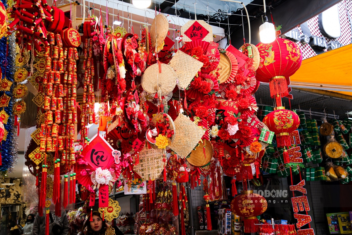 hang ma street decked out in red for tet celebrations after christmas picture 3