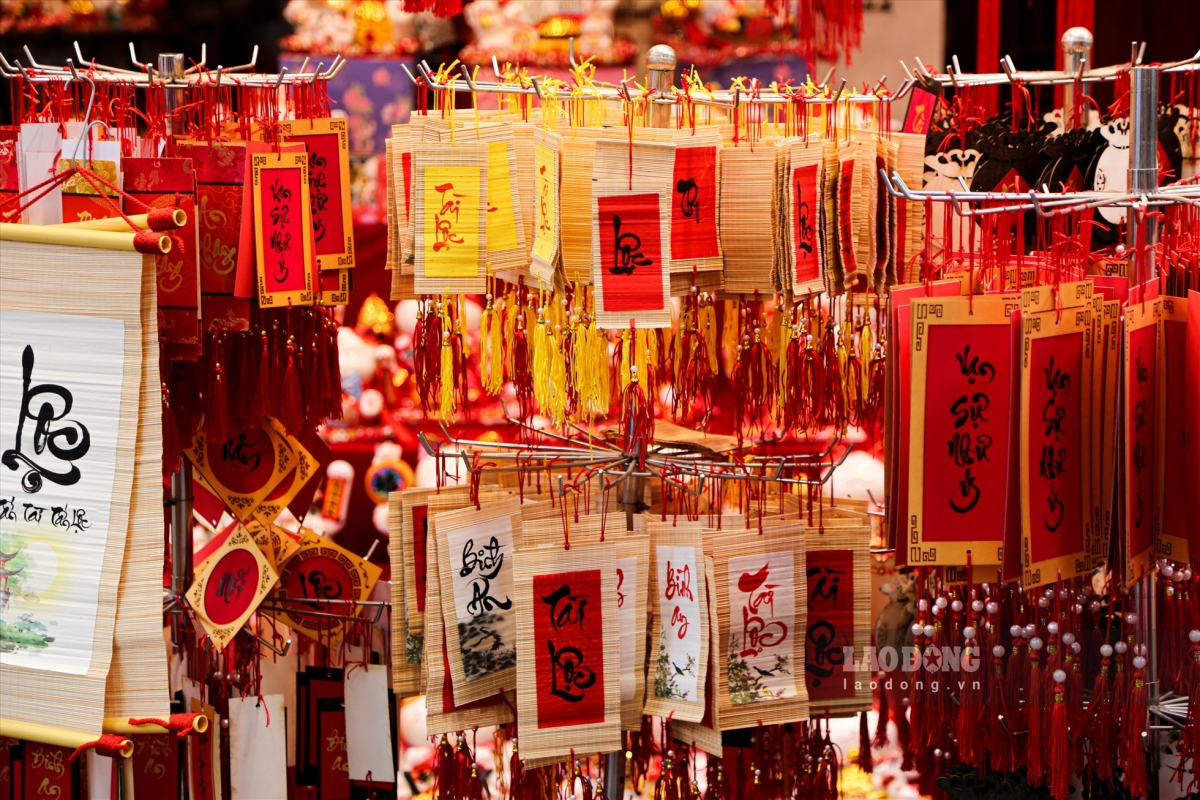 hang ma street decked out in red for tet celebrations after christmas picture 6