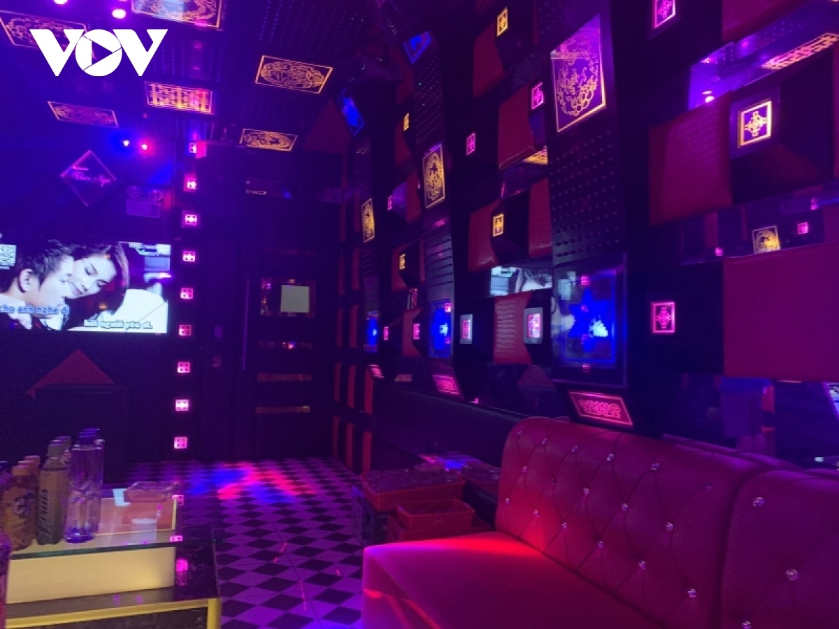Nhiều cơ sở kinh doanh karaoke, vũ trường tại Hà Nội bị đình chỉ ...