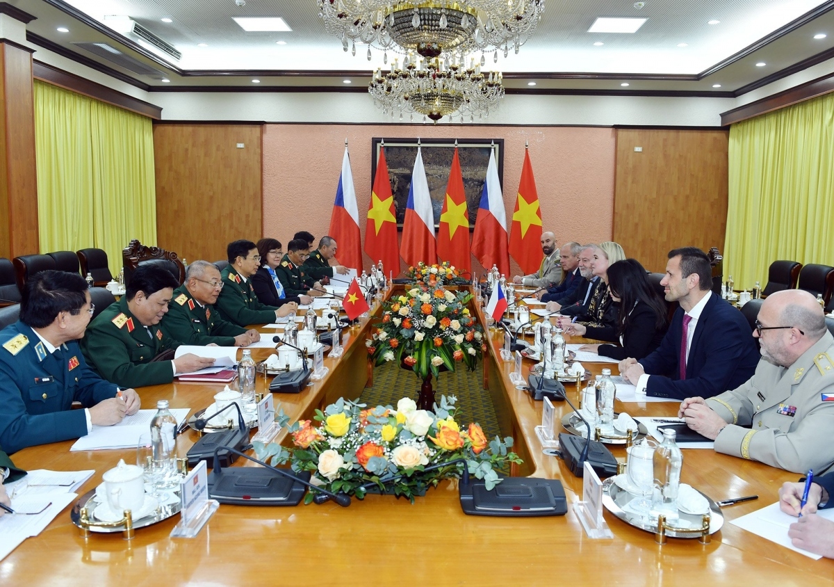 vietnam, czech republic seek to build stronger defence ties picture 1