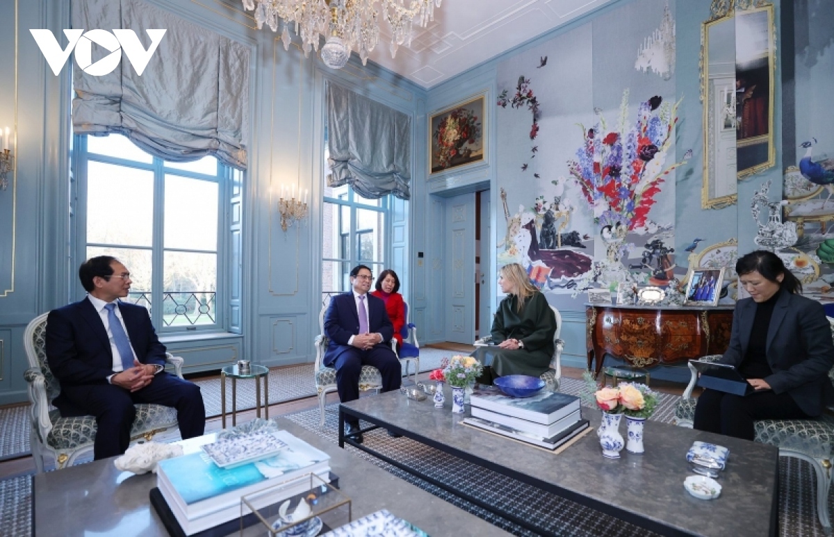 pm chinh meets dutch parliamentary leaders and queen maxima picture 2