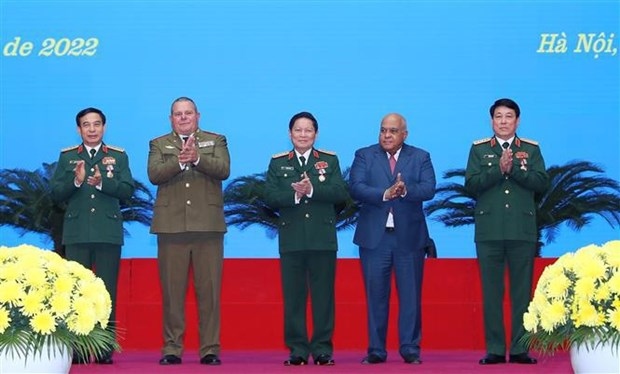 vietnamese army officer honoured with cuban orders picture 1 vietnamese army officer honoured with cuban orders picture 1