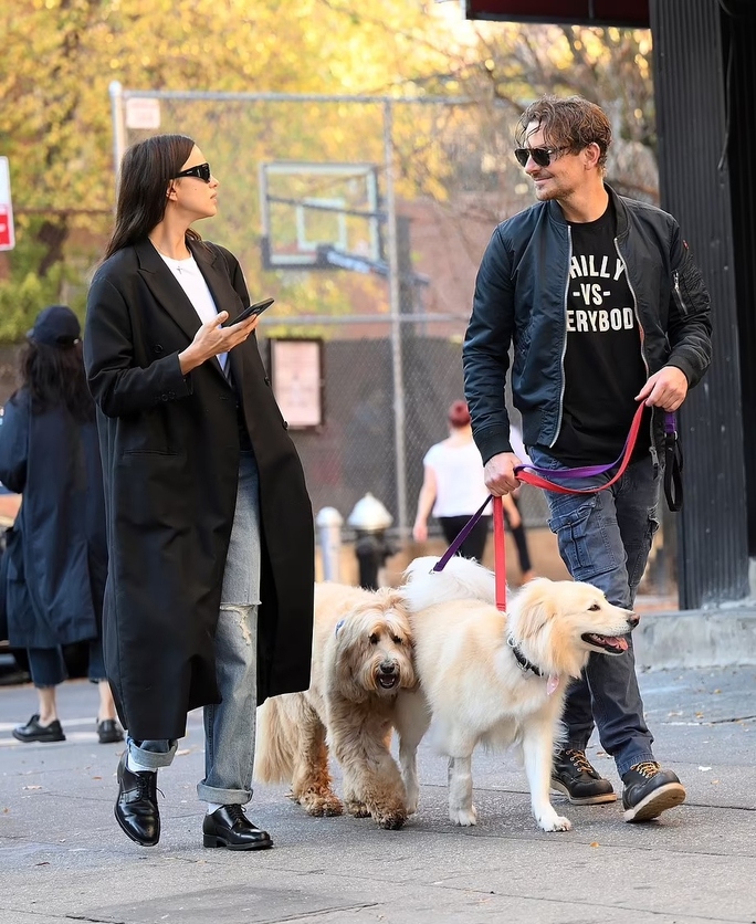 sieu mau irina shayk va bradley cooper vui ve di choi giua on ao tai hop hinh anh 6