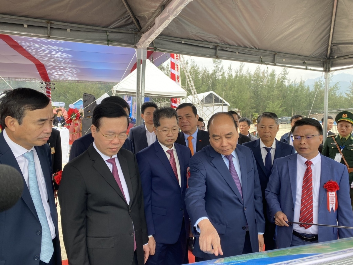 president attends groundbreaking ceremony for lien chieu port project picture 1