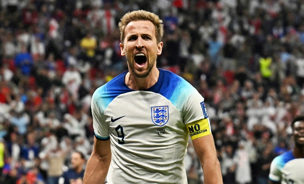 Harry Kane đi vào lịch sử trong ngày buồn của tuyển Anh