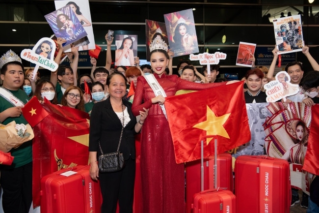 ngoc chau heads to us for miss universe 2022 picture 6