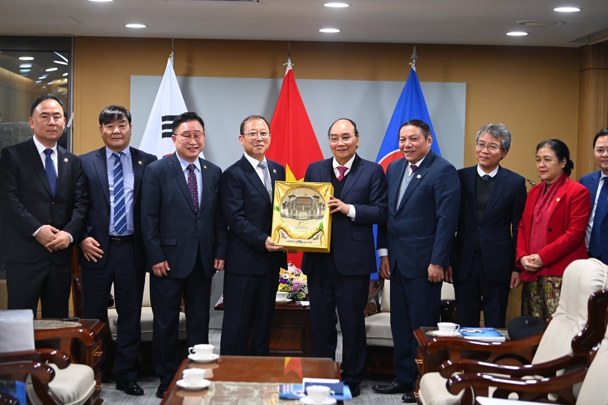 state president hosts vietnam rok friendship, cooperation organisations picture 1