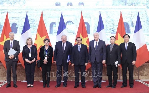 party leader pushes for stronger partnership between vietnam and france picture 2
