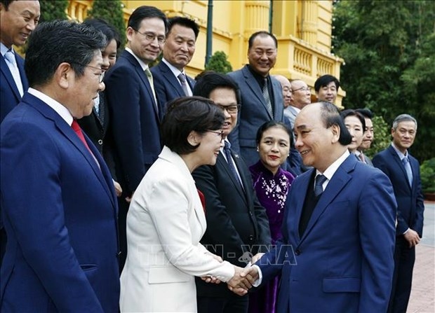 president hosts representatives from organisations of koreans in vietnam picture 1