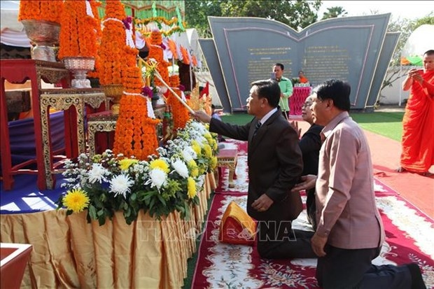 respects paid to martyrs of laos-vietnam combat alliance picture 1