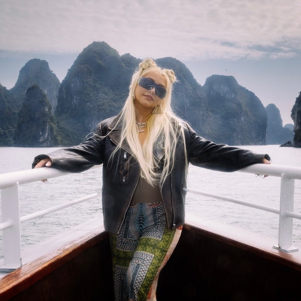 christina aguilera celebrates 42nd birthday in ha long bay picture 6