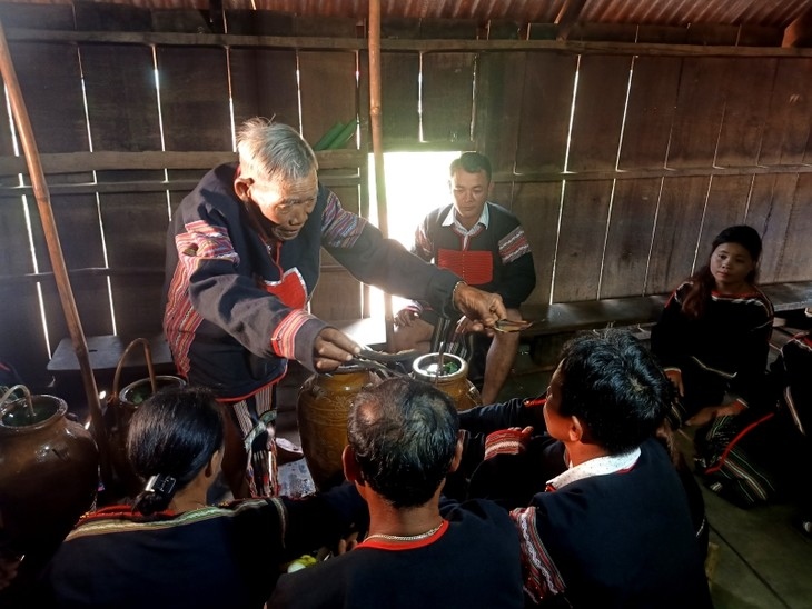 blood oath ceremony of the mnong in dak lak picture 1