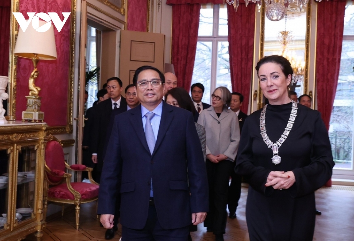 pm desires stronger all-around cooperation between amsterdam and vietnamese localities picture 1