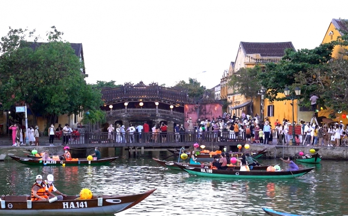 hoi an offers free entrance tickets to old quarter on december 4 picture 1