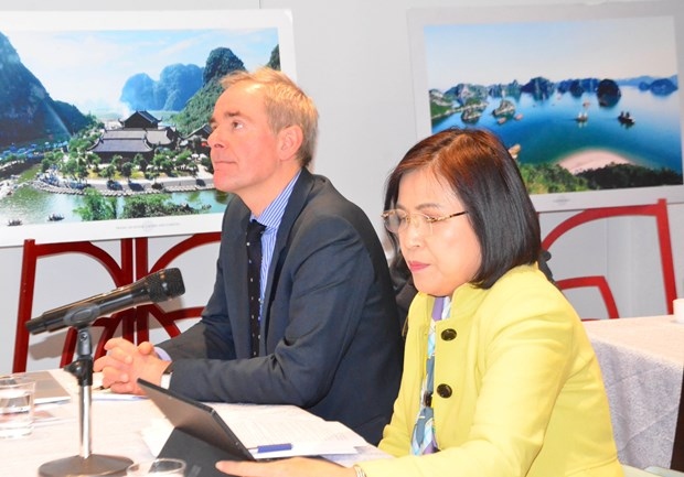 vietnamese, int l experts in switzerland share experience in digital transformation picture 1