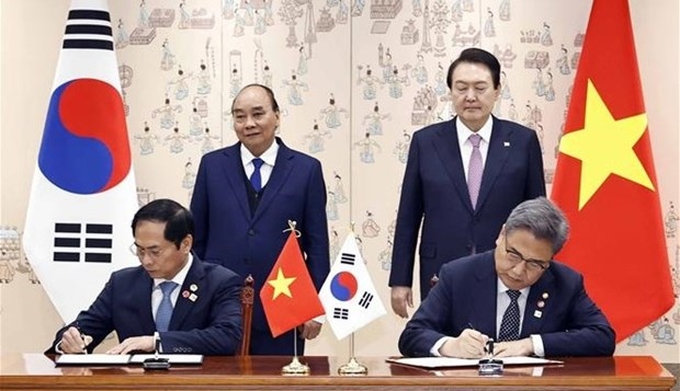 vietnam - rok relations to flourish even more across all fields minister picture 1