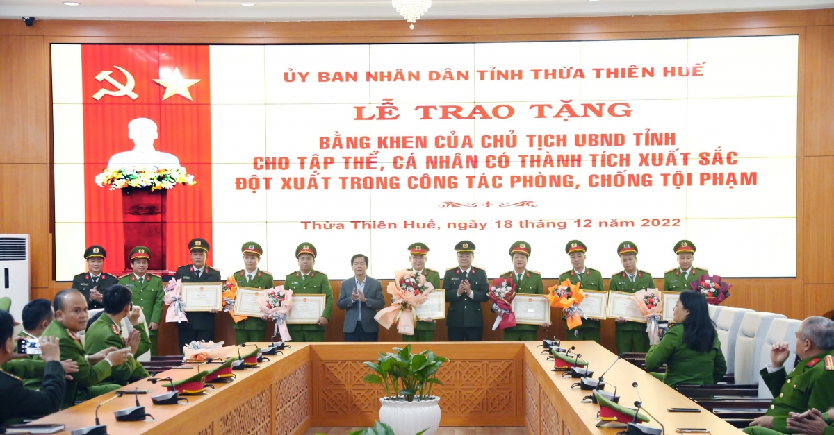 Thưởng nóng tập thể, cá nhân phá thành công chuyên án ma túy