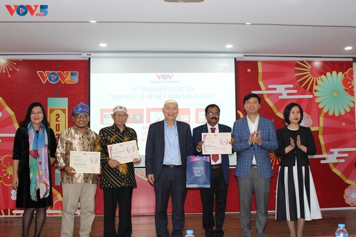 awards presented to what do you know about vietnam contest winners picture 1 awards presented to what do you know about vietnam contest winners picture 1