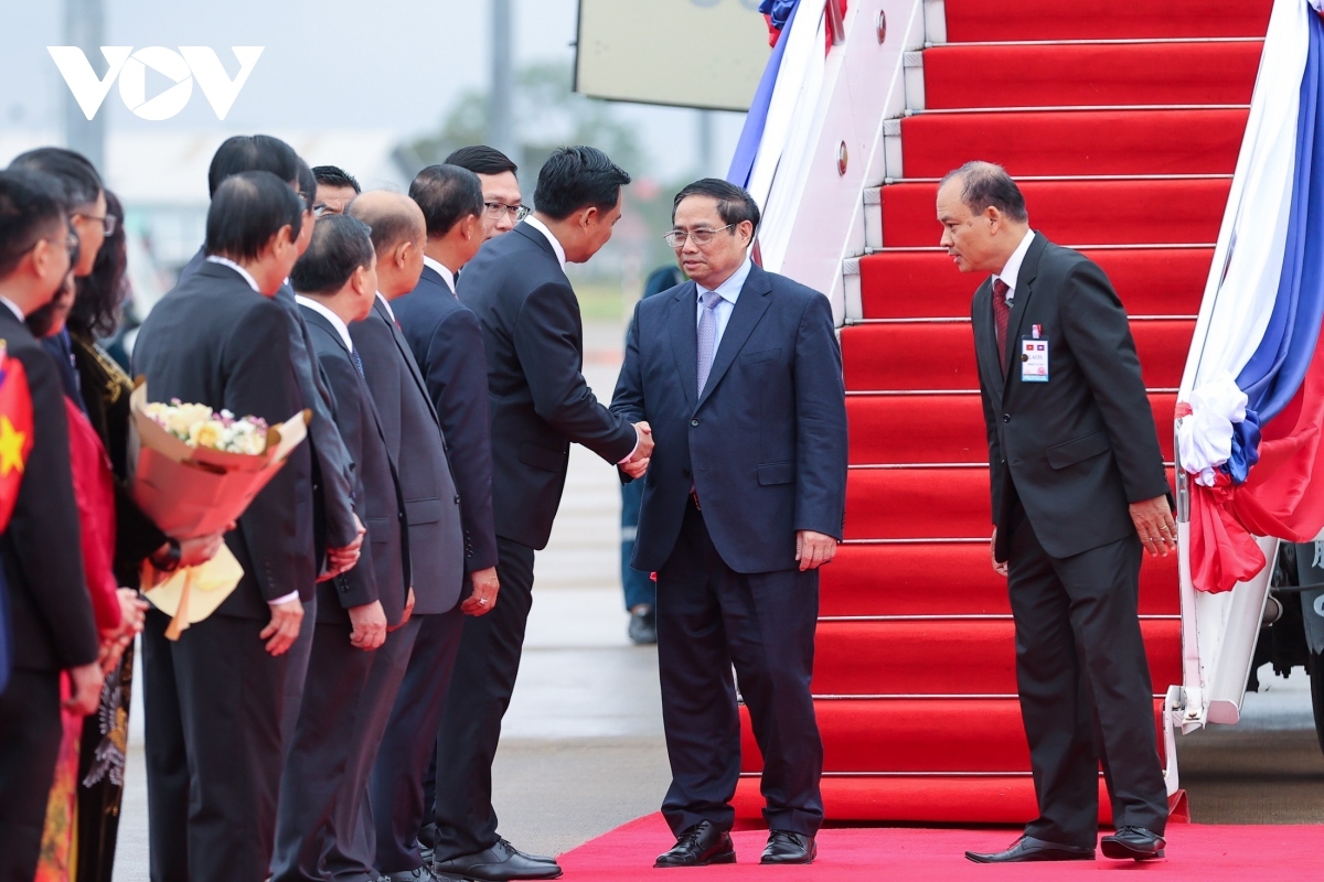 pm chinh begins official visit to laos picture 2