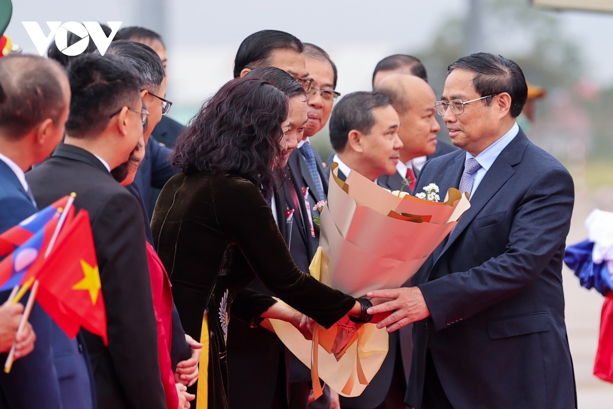 pm chinh begins official visit to laos picture 5