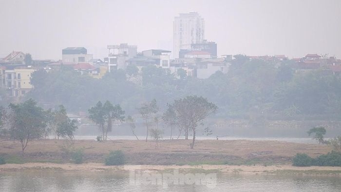 air quality worsens as thick haze descends on hanoi picture 8