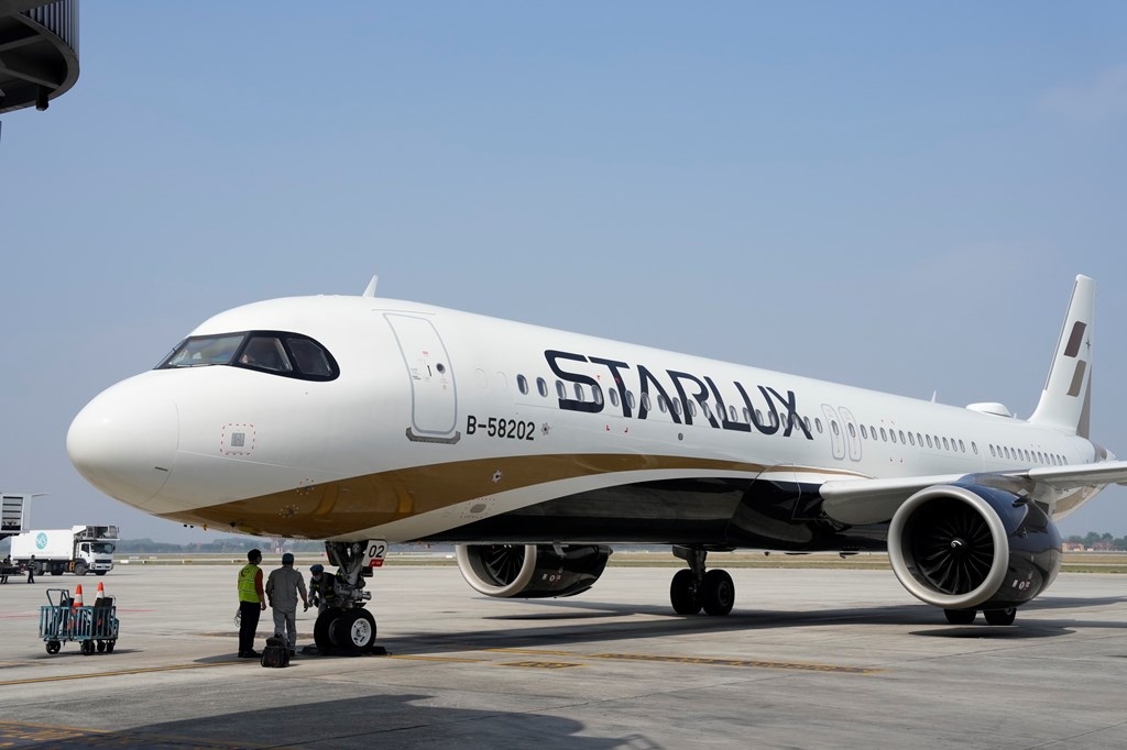 starlux launches regular air route to hanoi picture 1