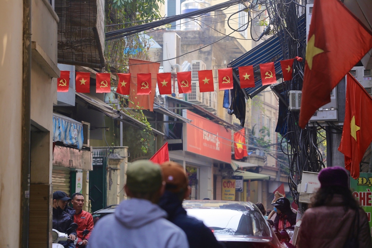 tet decorations spring up on streets across hanoi picture 7