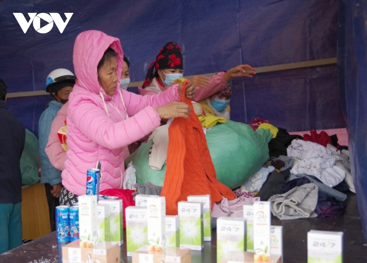 border troops support needy people for joyful lunar new year picture 8