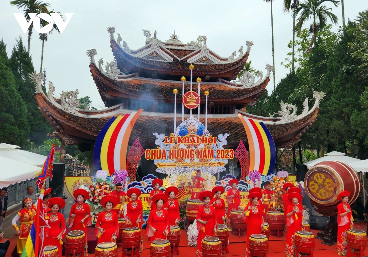 traditional huong pagoda festival officially opens in hanoi picture 1