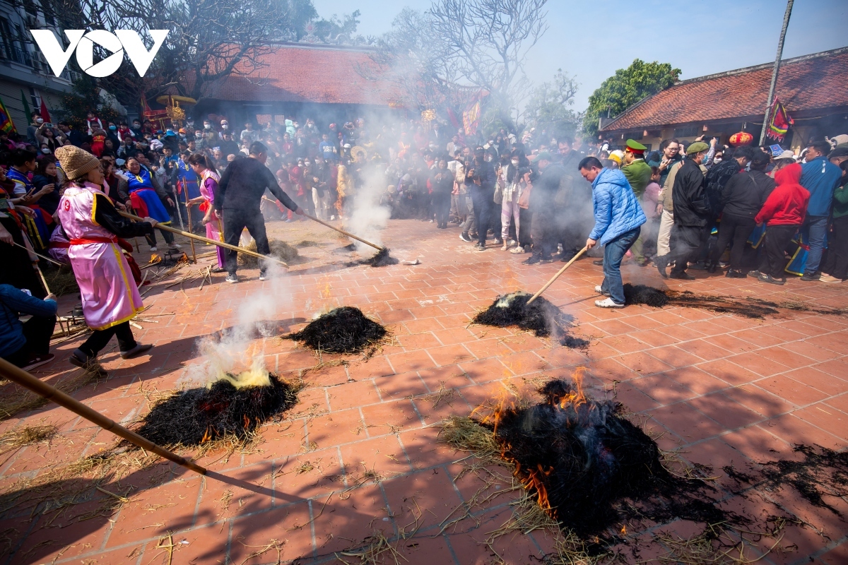 thi cam village s rice cooking contest excites crowds picture 16