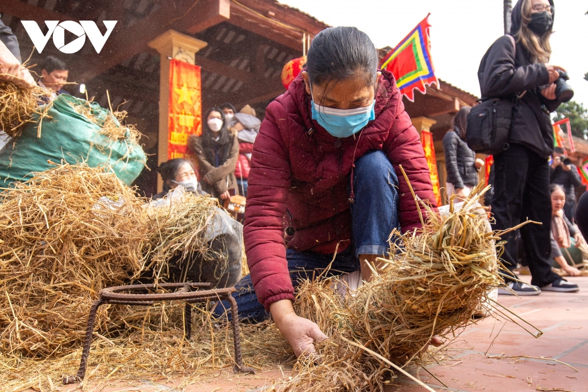 thi cam village s rice cooking contest excites crowds picture 4