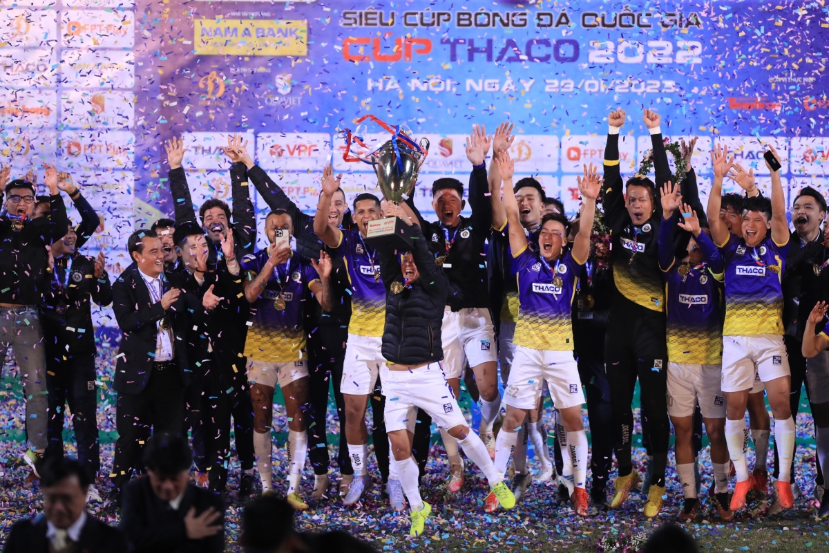 dan sao ha noi fc nhi nhanh an mung chuc vo dich sieu cup quoc gia 2022 hinh anh 6