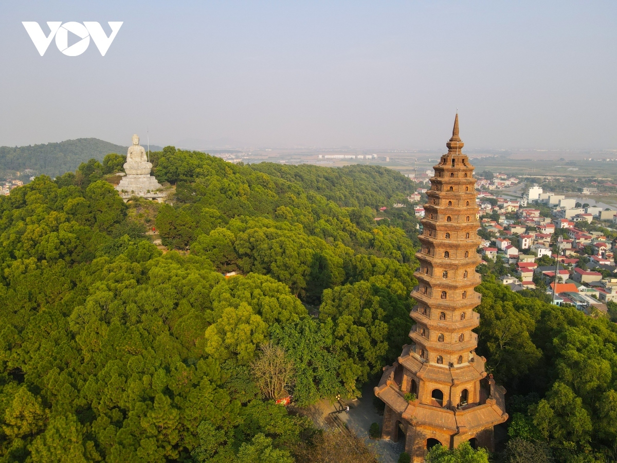 discovering thousand-year-old pagoda in northern vietnam picture 12