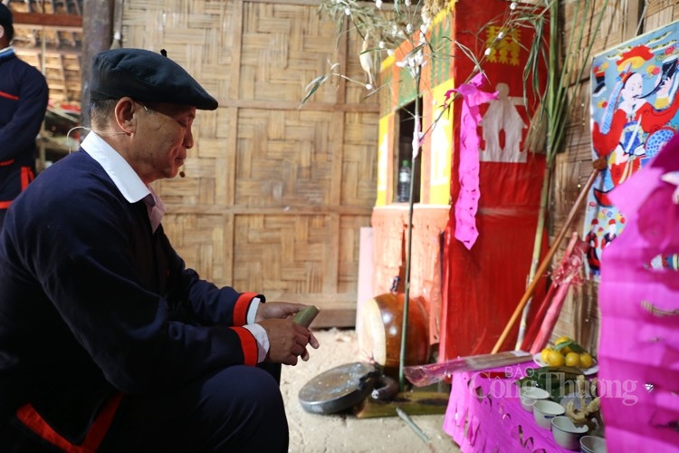 crop praying ritual in new year of dao tien ethnic people picture 6