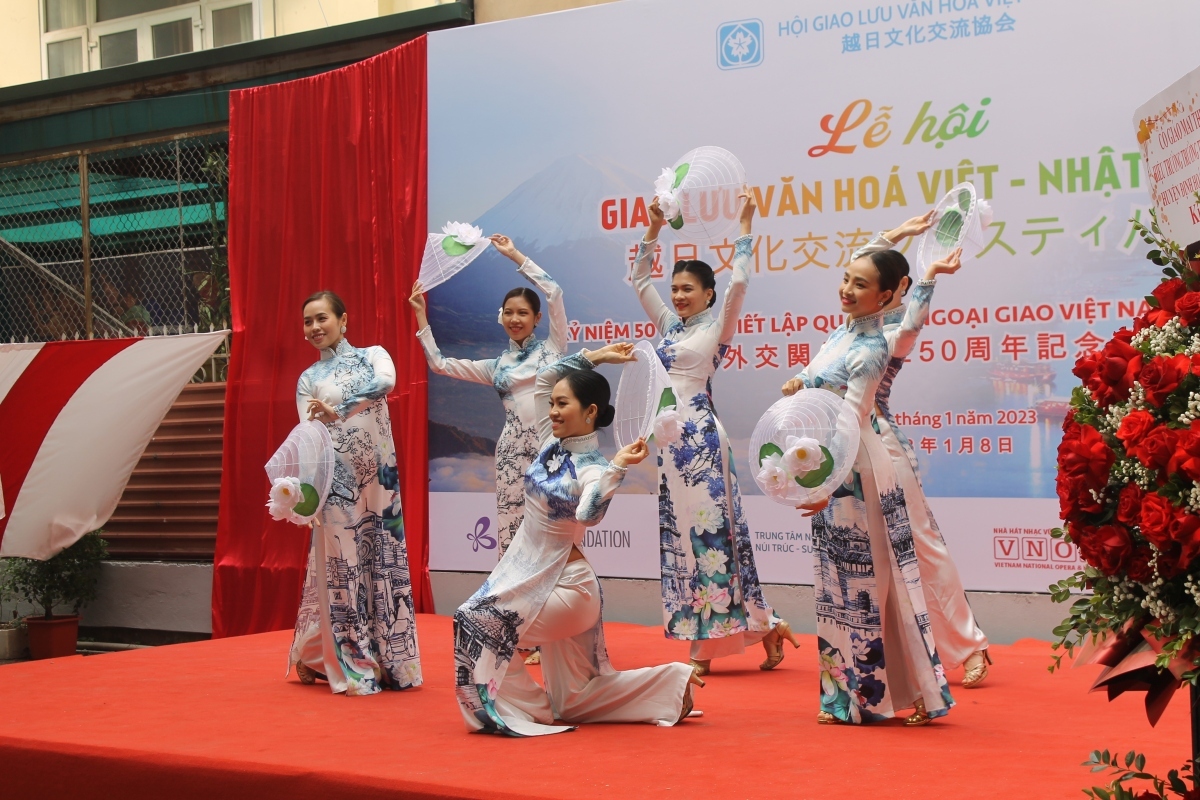 hanoi hosts vietnam - japan cultural exchange festival picture 8