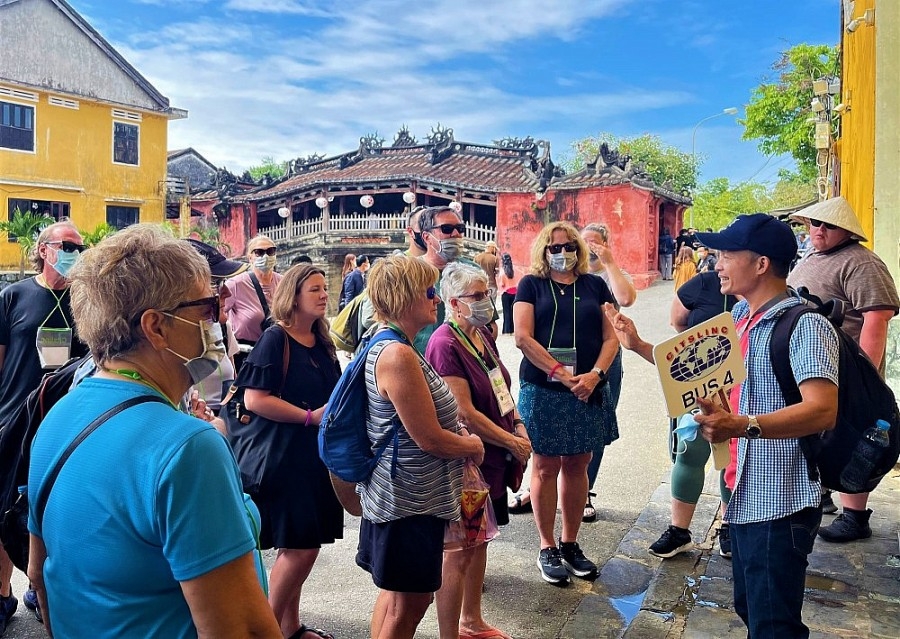 Tourist hotspots welcome huge number of foreign visitors during New Year