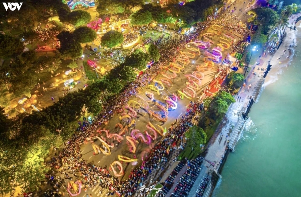 Khoảng 67000 lượt khách đến tham quan tắm biển ở Vũng Tàu