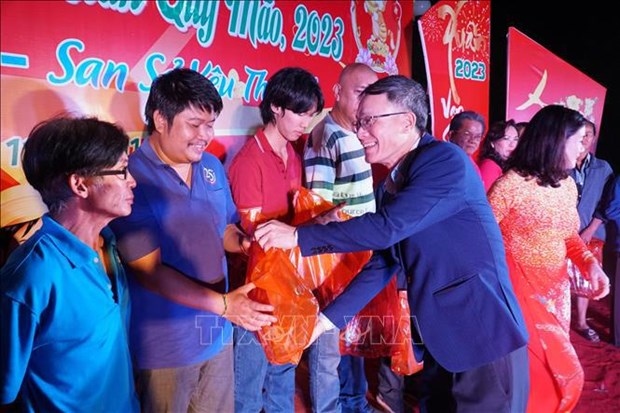 programme brings early tet asmosphere to ovs in laos picture 1