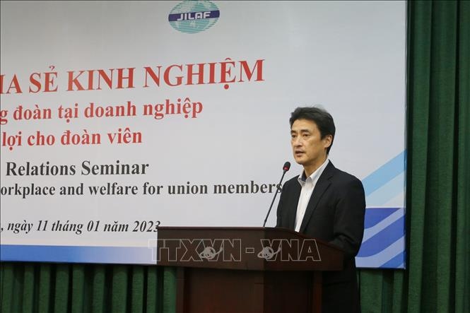 vietnam and japan share experience in trade union activities picture 1