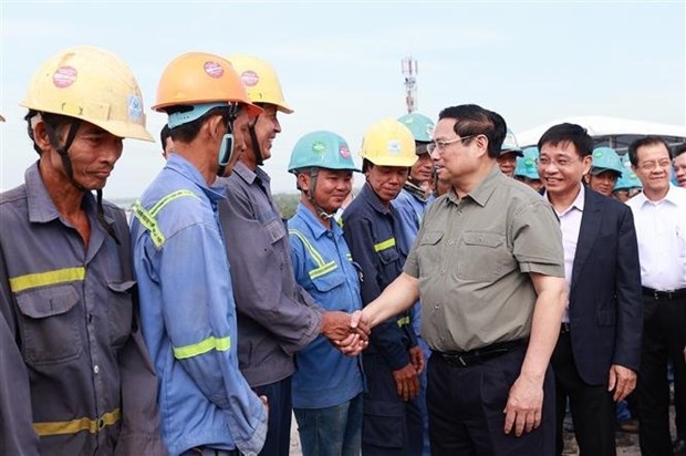 pm inspects key transport project in mekong delta picture 1