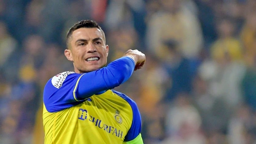 Ronaldo hưởng niềm vui thắng trận trong ngày MU thua Arsenal