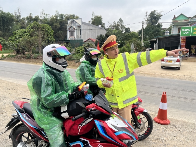 cac dia phuong ho tro nguoi dan vui xuan don tet hinh anh 3