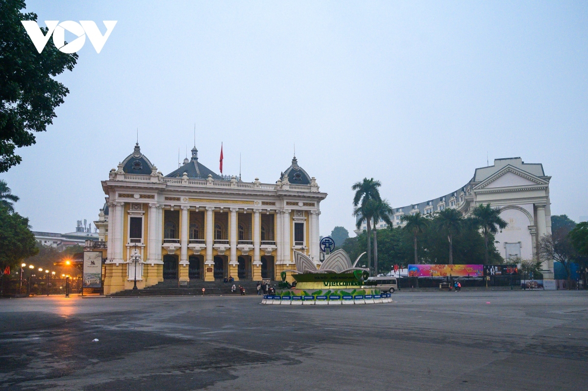 a peaceful hanoi on first day of lunar new year picture 4