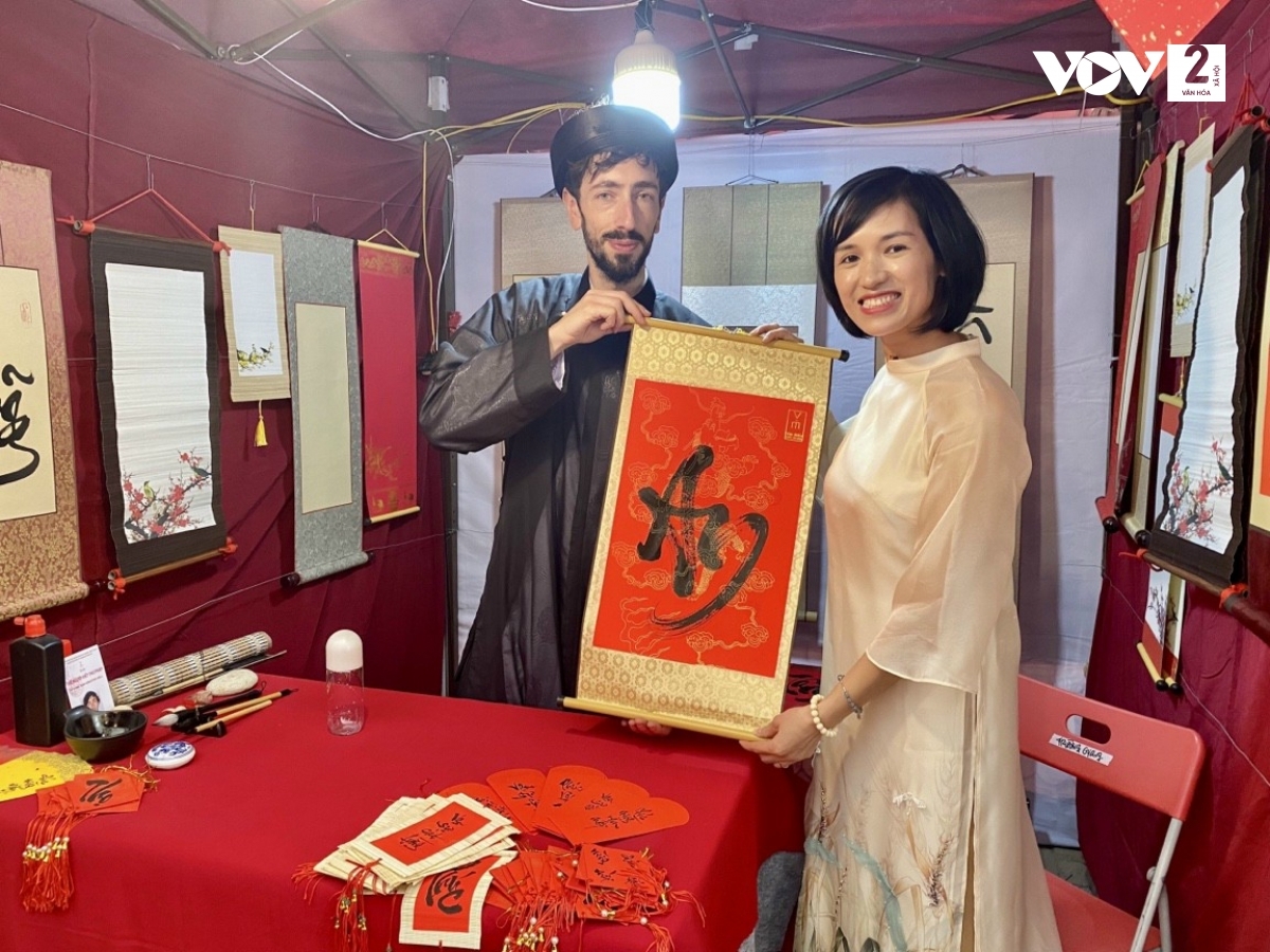 Spring Calligraphy Festival gets underway in Hanoi