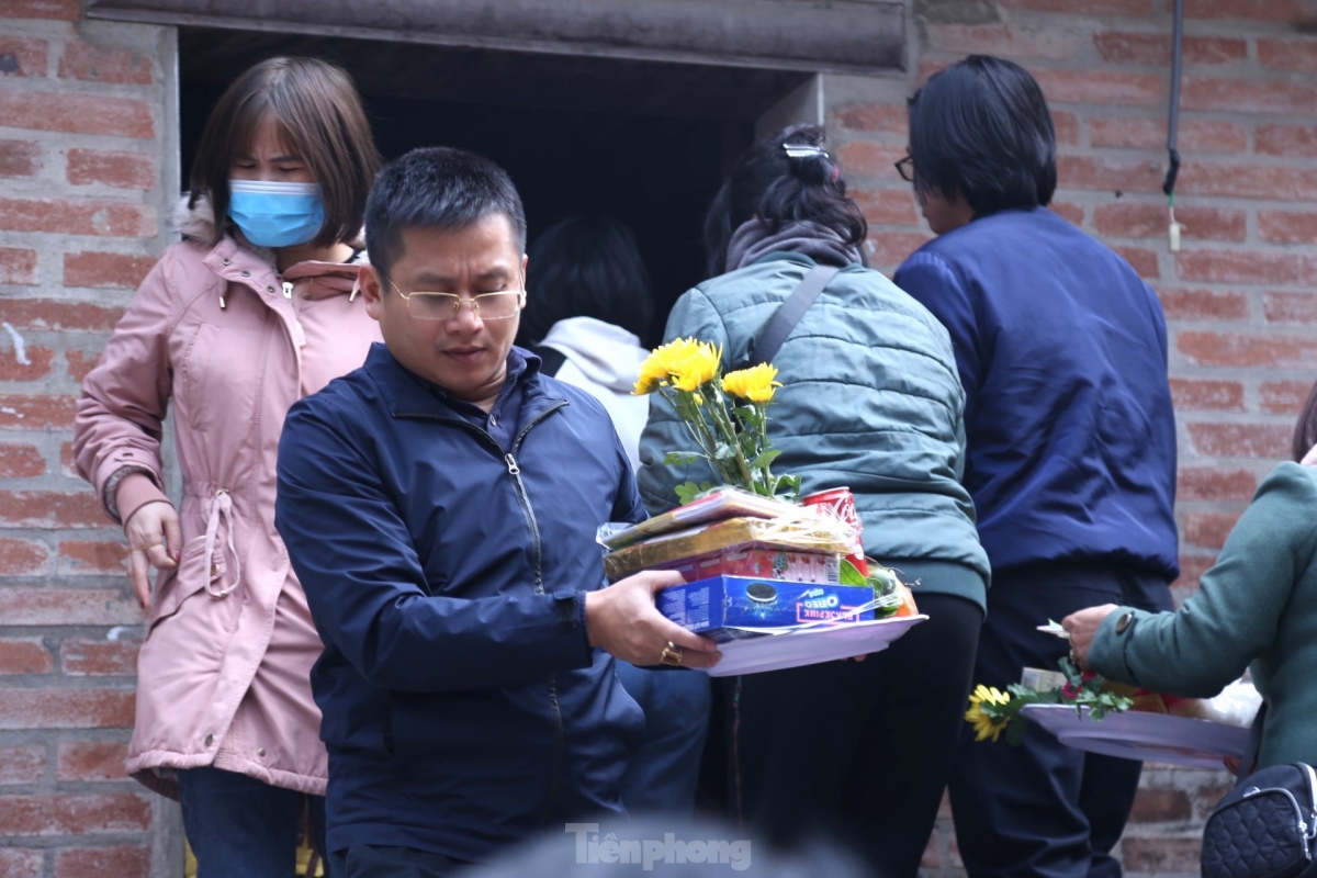 du khach chen chan tai ngoi den linh thieng nhat xu nghe hinh anh 10