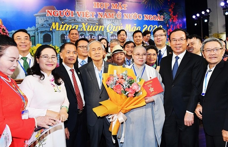 overseas vietnamese contribute to national development picture 1